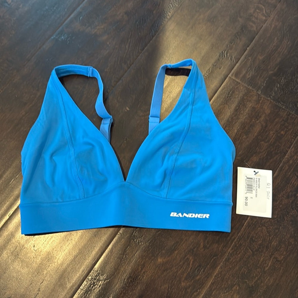 Bandier V-Neck Plunge Bra- Small